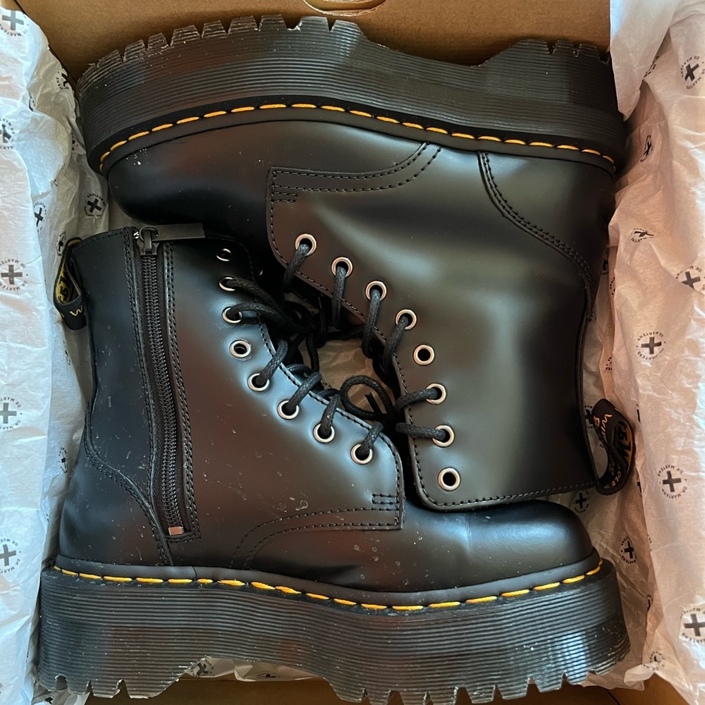 Womens Dr.Martens Jadon Boots